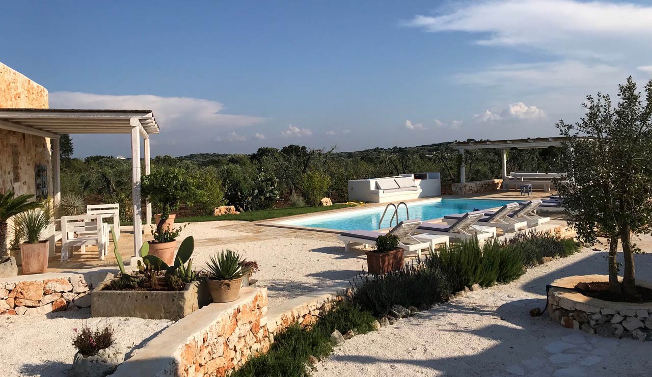 The swimming pool at Trullo San Paolo